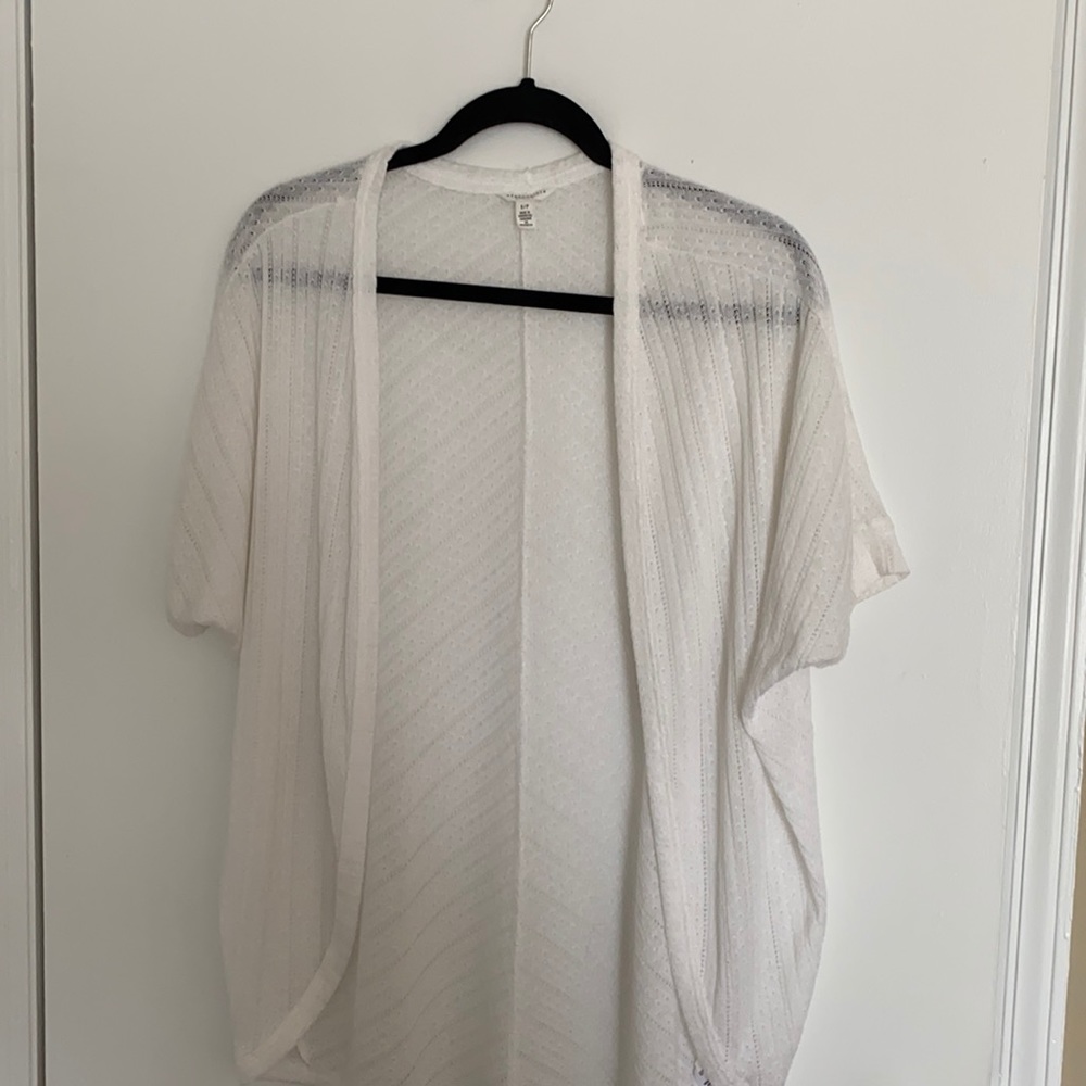 AEROPOSTALE, size S/P , white layering piece.